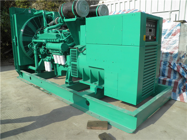 峨边出租发电机-进口柴油发电机组与国产柴油发电机组的区别